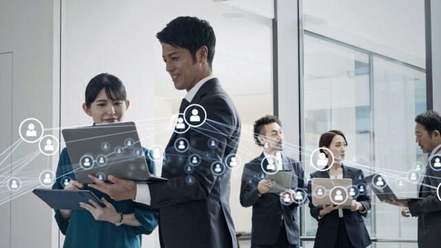 クラウドサービスを使っている様子