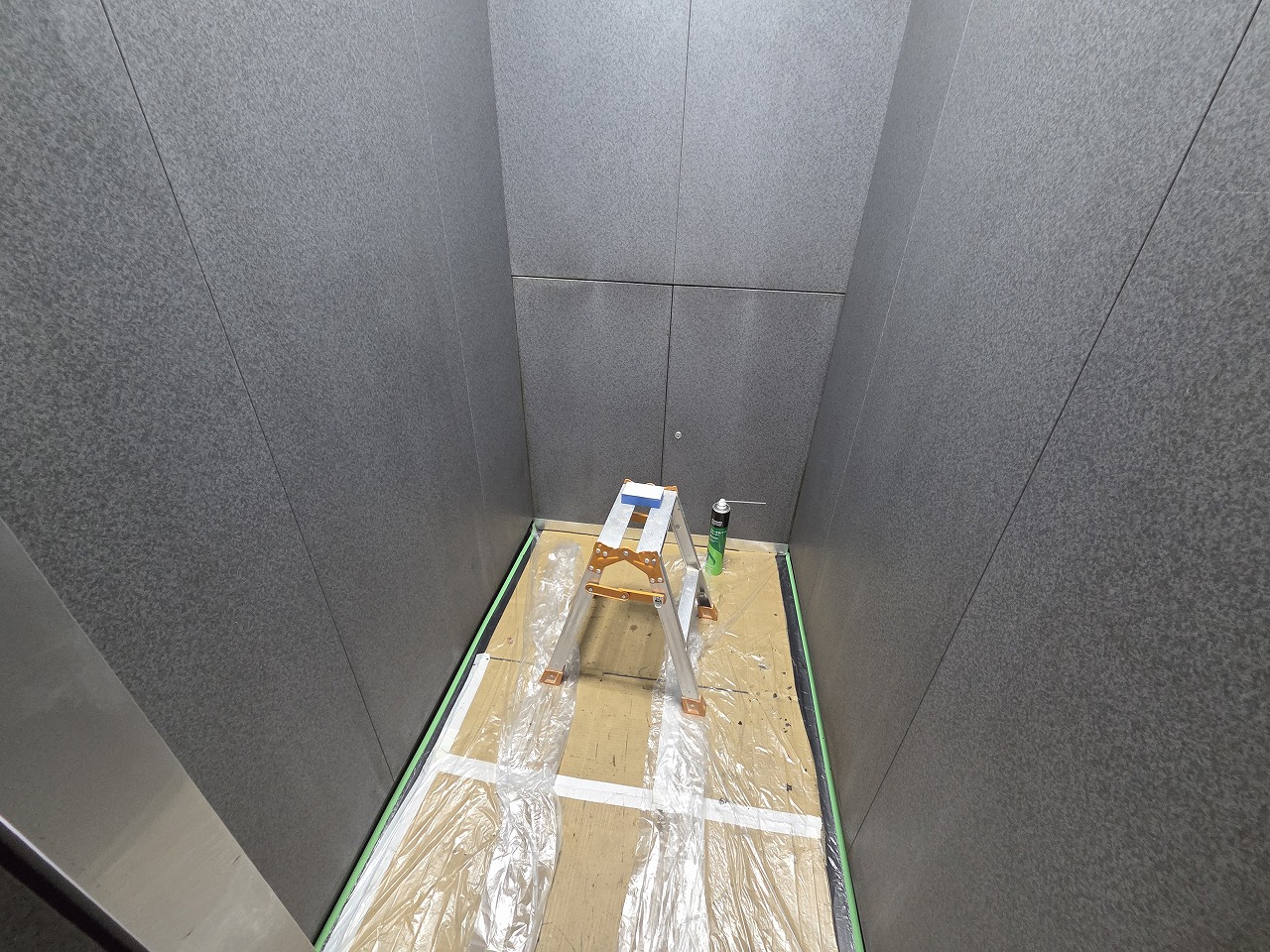 エレベーターかご内保護フィルム施工