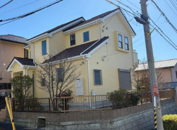 厚木市毛利台で、無機塗料の外壁塗装とガルバリウム＋天然石チップの屋根カバー工法