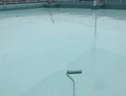 屋上　ウレタン塗膜防水工事
