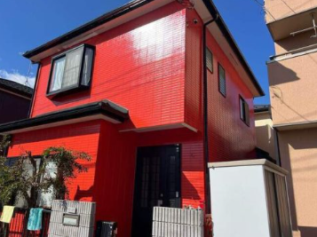 ド派手なデザインがお好みのあなたへ。オレンジ色の外壁塗装！